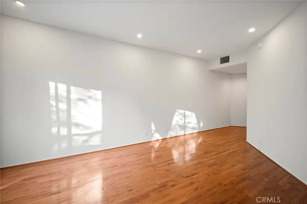 750 S Bundy 108, Los Angeles, California 90049 home-pic-12